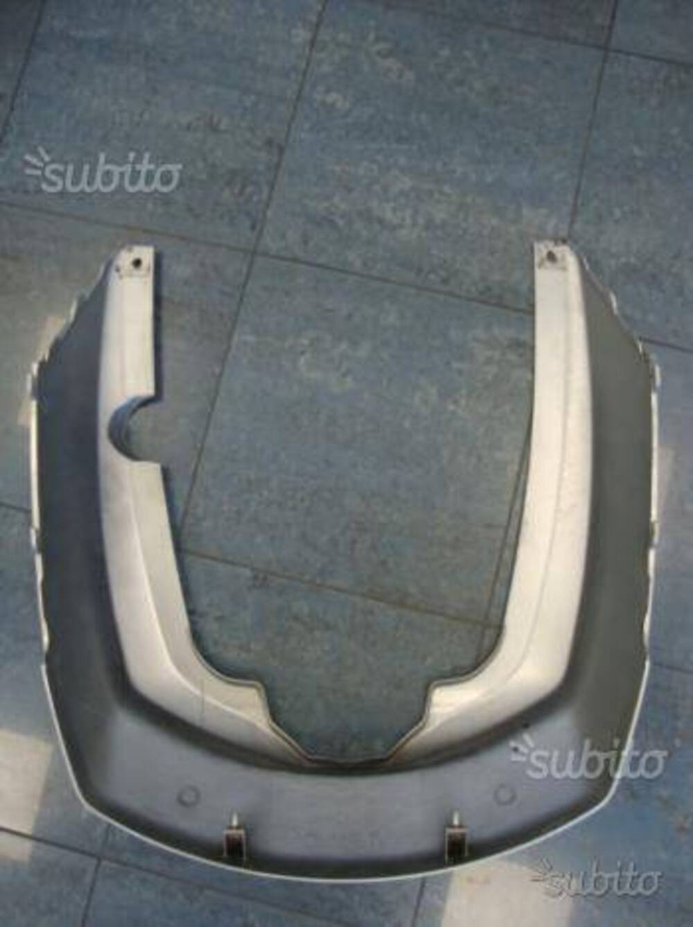 Coperchio inferiore Burgman 400 e 250 Suzuki (2)