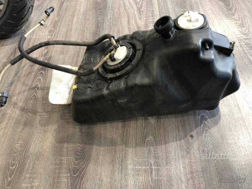 Serbatoio Beverly 400 2006/2007 Piaggio (3)
