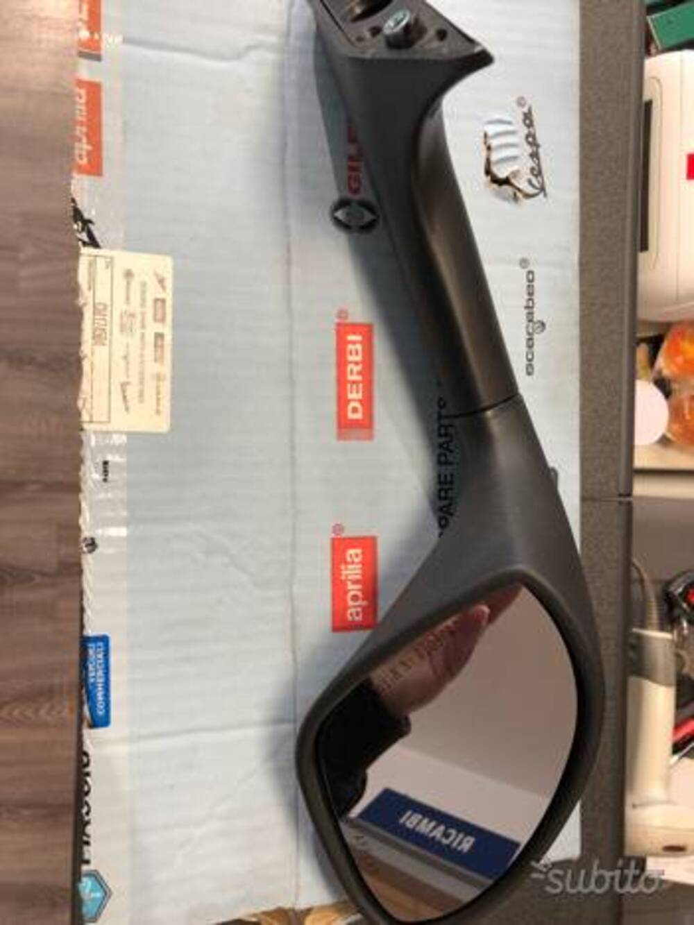 Specchio dx Gilera GP800 2009/11 (2)