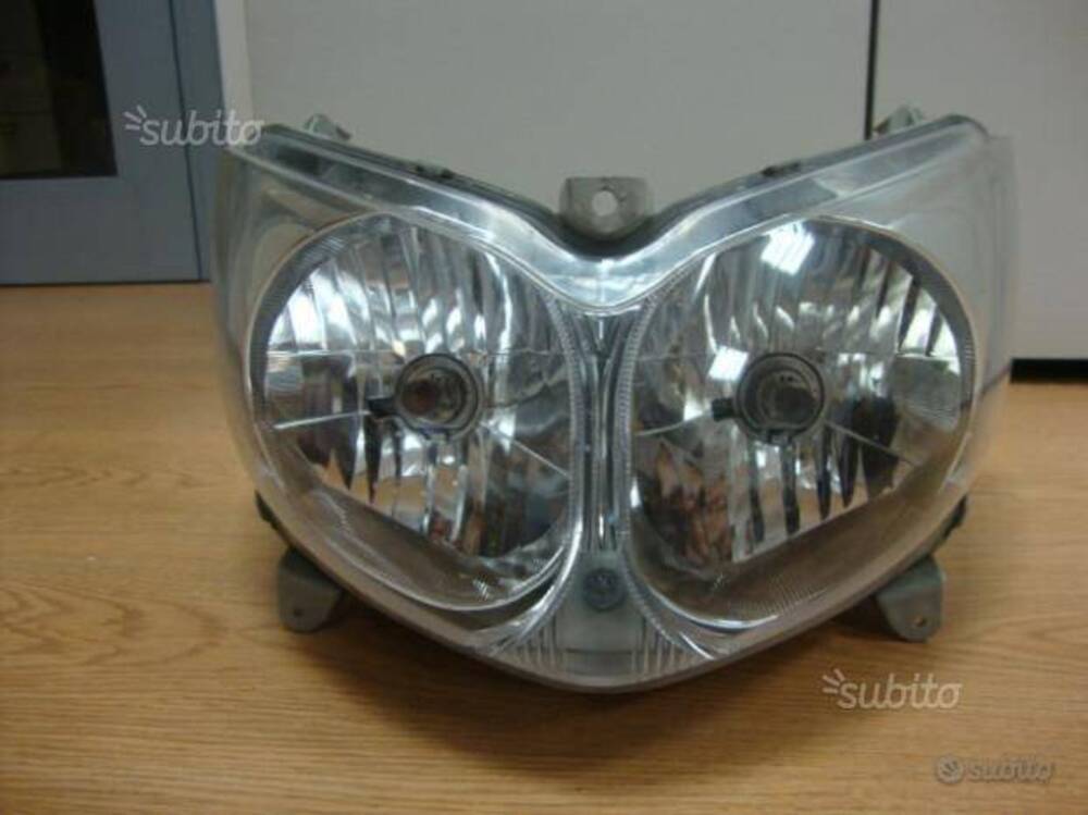 Fanale anteriore Suzuki Burgman 400-250 (3)
