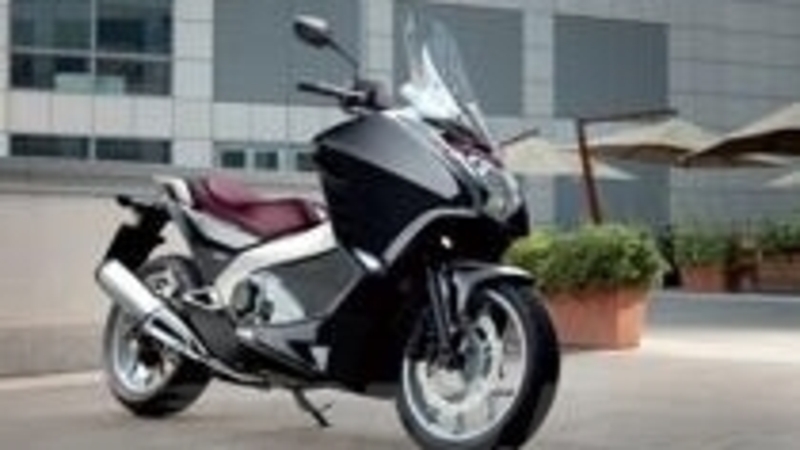 Honda mette in palio la Integra e il tour con la Crosstourer