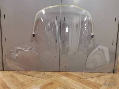 Parabrezza basso Suzuki Sixteen + attacchi