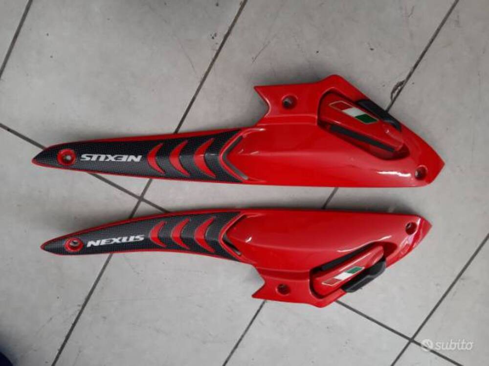 Fianco poggiapiede Gilera Nexus 500