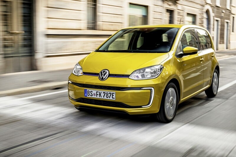 Volkswagen e-up! 2020: la city car elettrica che stupisce [Video]