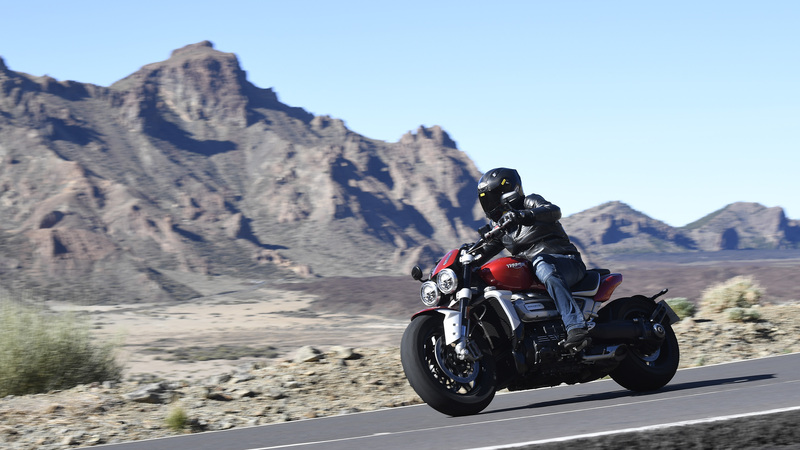 Triumph Rocket 3 GT e R TEST. Non mi basta mai!