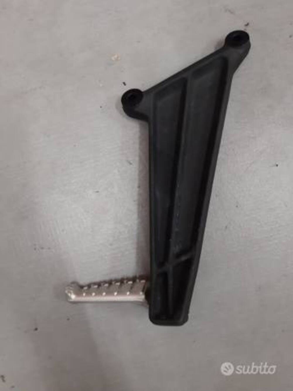 Poggiapiedi pedana passeggero sx aprilia tuono rsv