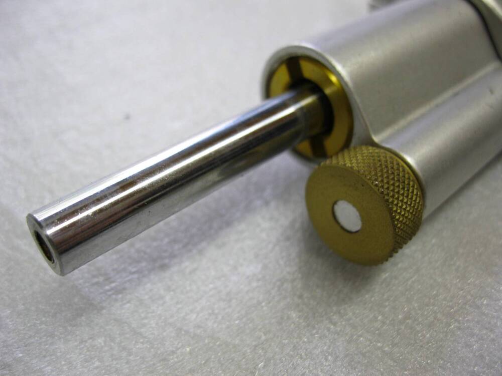 MV Agusta F4 ammortizzatore di sterzo Ohlins Öhlins (3)