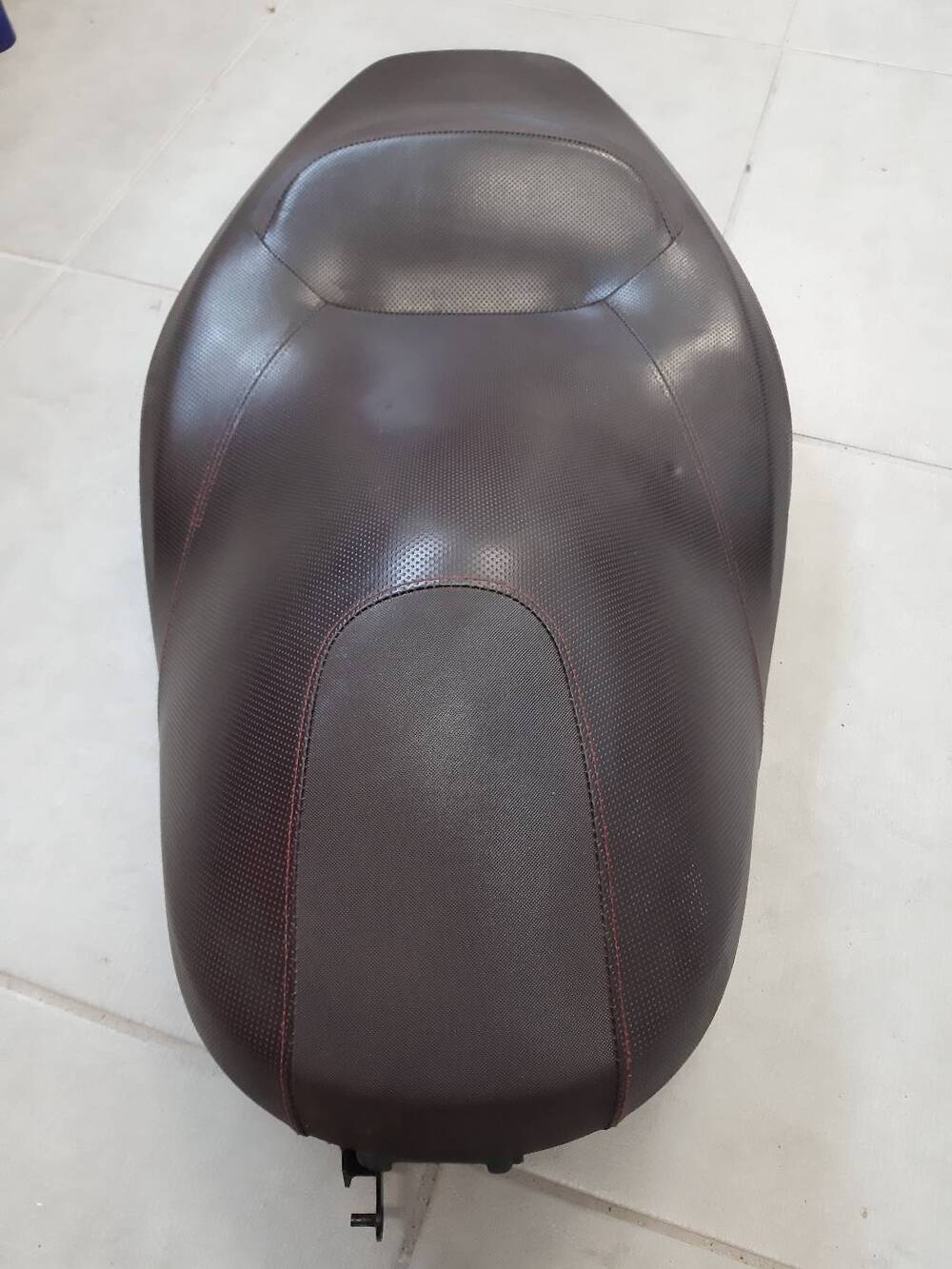 Sella YAMAHA X MAX 125-250 dal 2006 al 2008 (2)