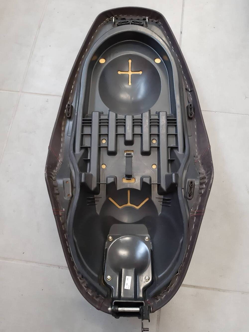 Sella YAMAHA X MAX 125-250 dal 2006 al 2008 (3)