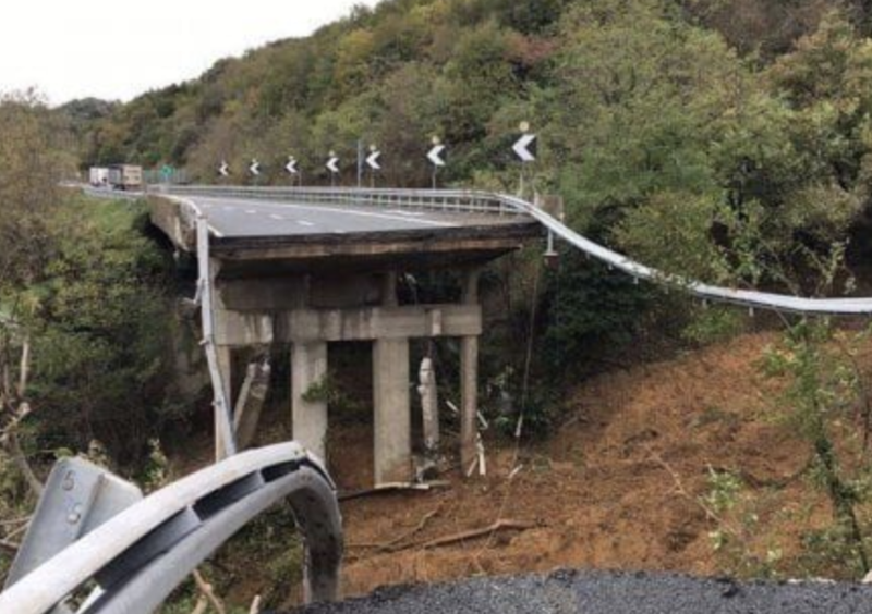 Liguria senza pace: crolla un altro viadotto