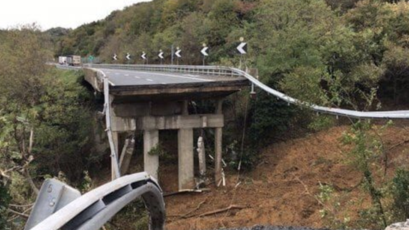 Liguria senza pace: crolla un altro viadotto