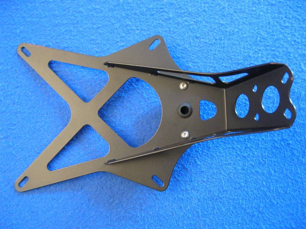 Porta targa racing De Pretto per Yamaha R1 '04 (2)