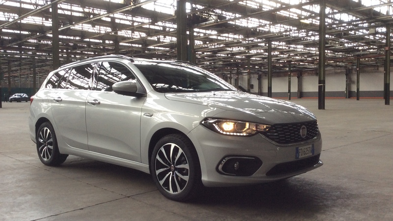 Fiat Tipo cinque porte e station wagon: scoprile LIVE