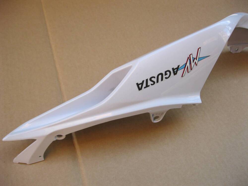 MV Agusta F3 675 fianchetto posteriore sinistro (2)