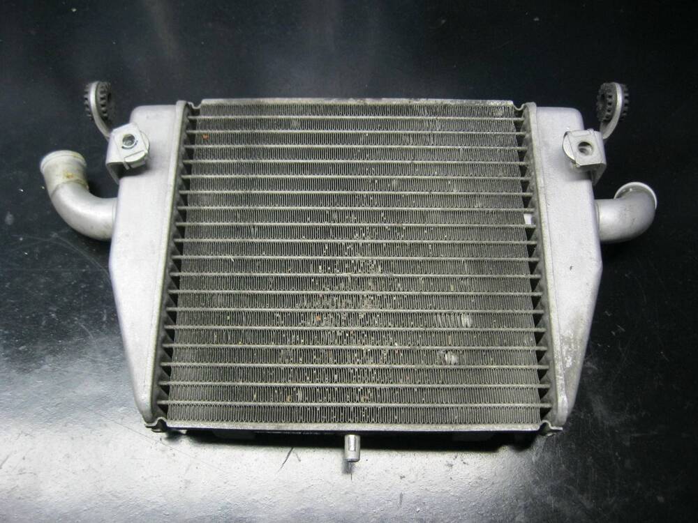MV Agusta F4 radiatore acqua (2)