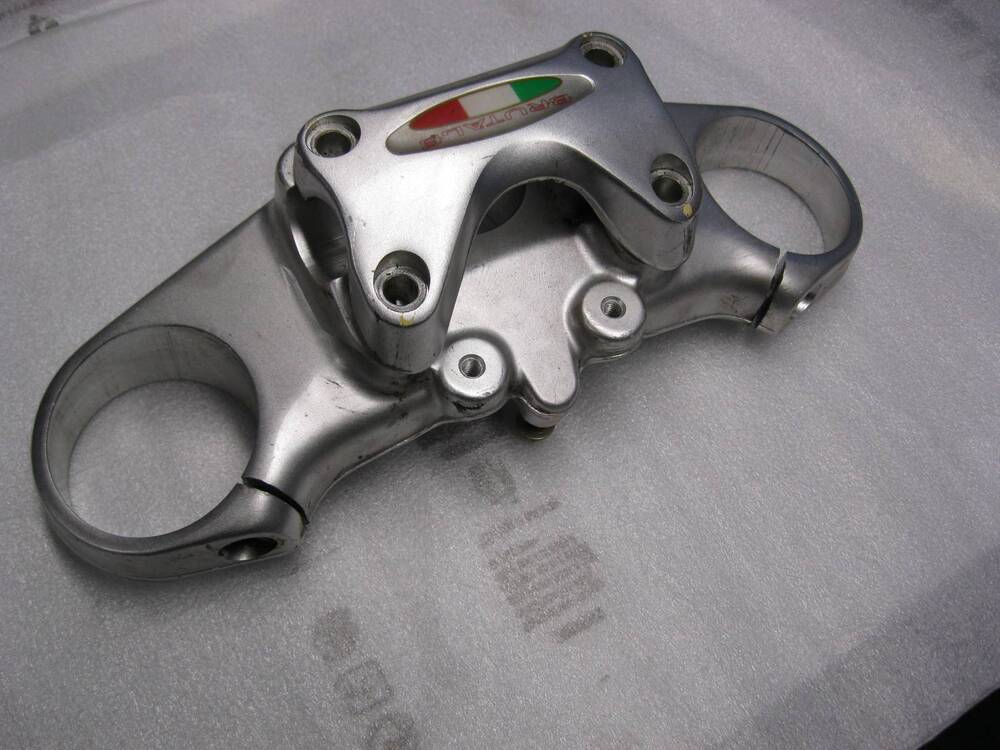 MV Agusta Brutale testa di sterzo (4)