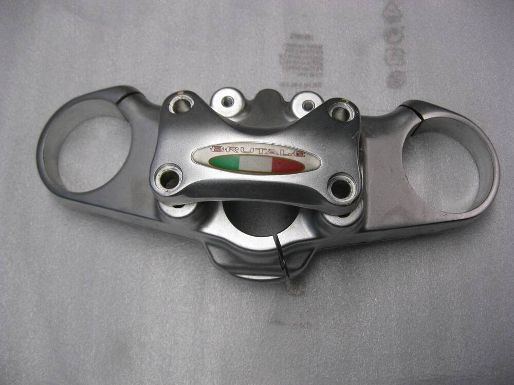 MV Agusta Brutale testa di sterzo