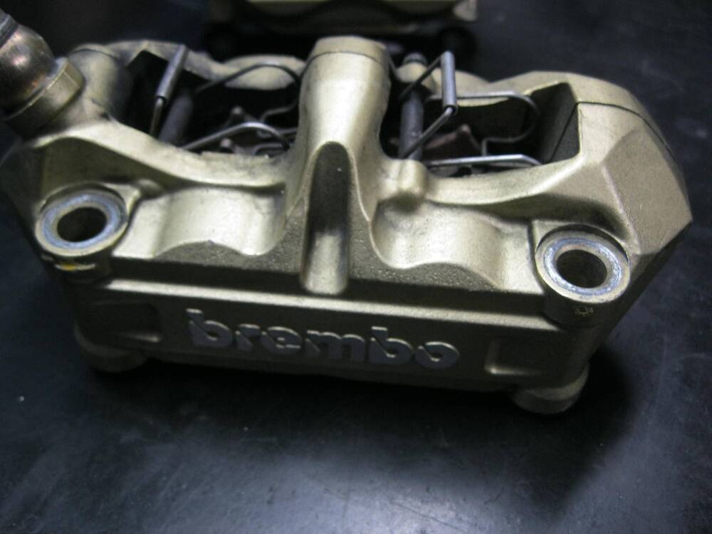 MV Agusta F4 impianto freno anteriore Brembo (4)