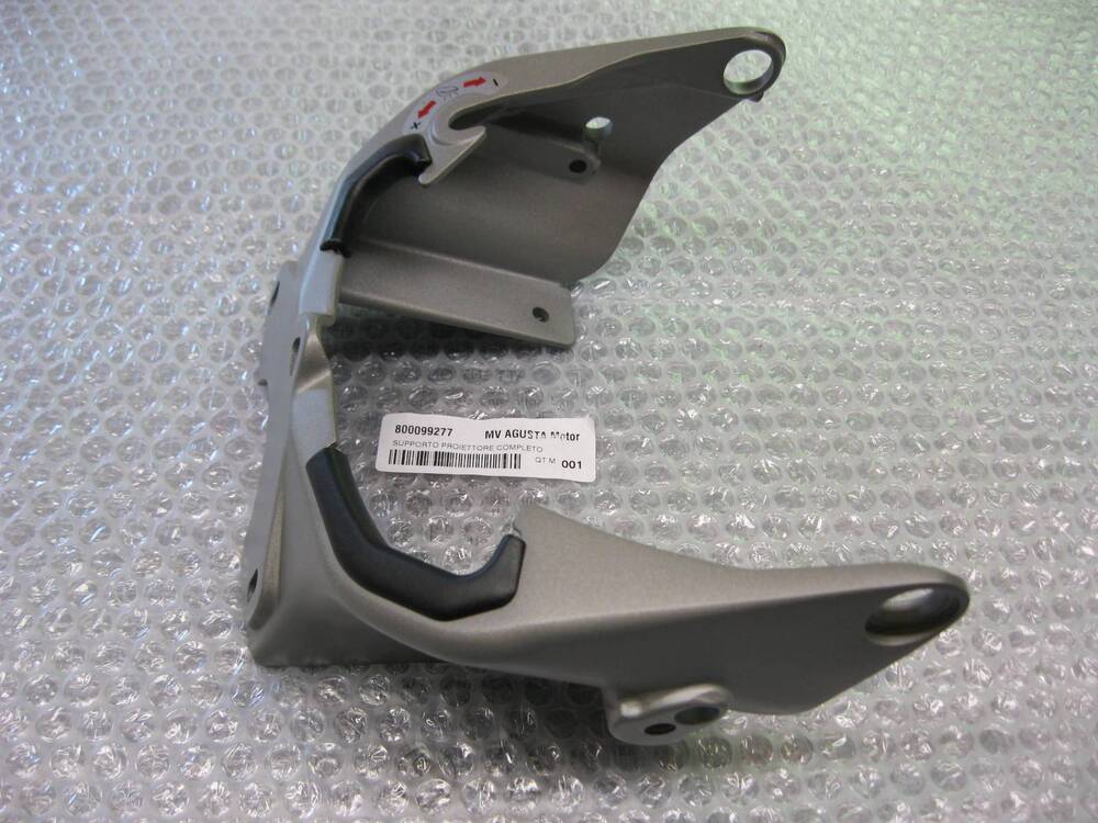 MV Agusta Brutale supporto fanale anteriore (3)