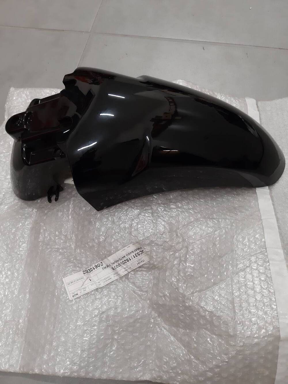 Parafango anteriore Aprilia Scarabeo 125-200 Light (2)