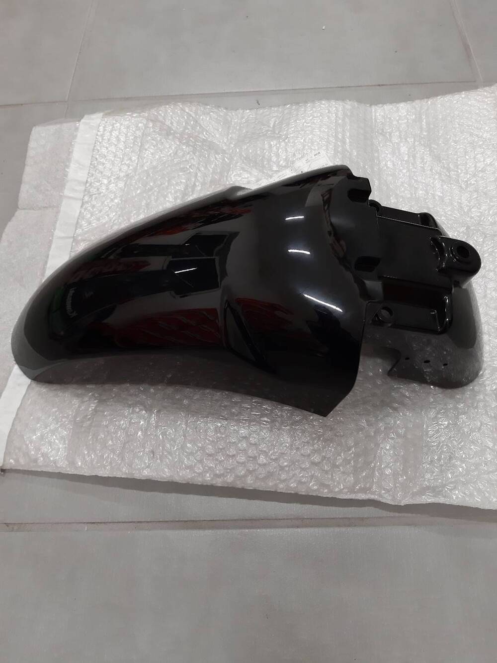 Parafango anteriore Aprilia Scarabeo 125-200 Light (3)