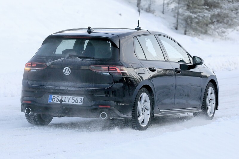 Il posteriore della futura Golf 8 GTI