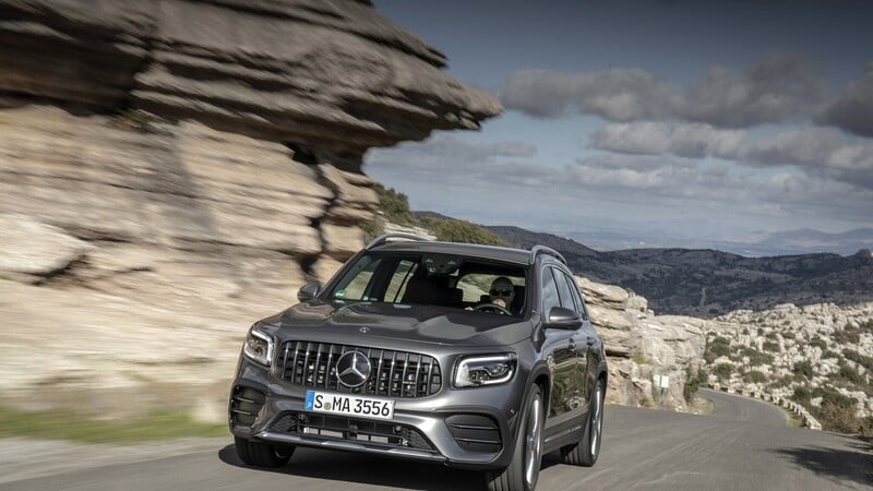 Mercedes GLB 35 AMG: 306 CV per la &quot;boxy SUV&quot; a sette posti [Video]