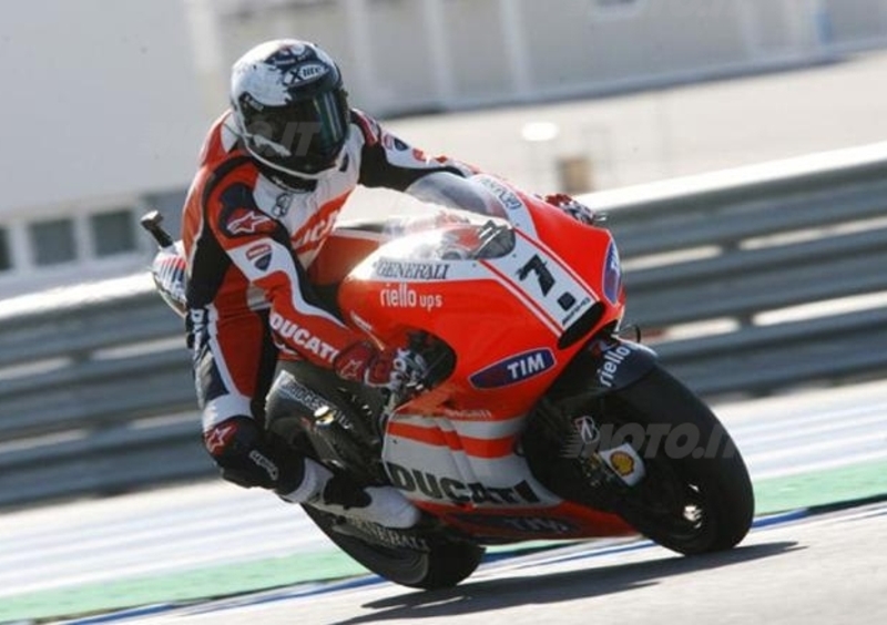 Test a Jerez. Checa e Battaini in sella alla Ducati GP12 di Rossi