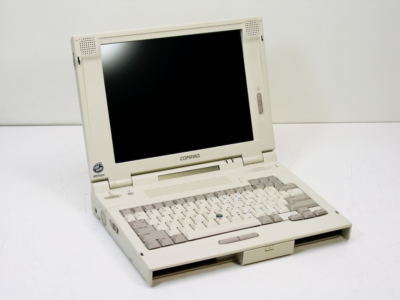 Il Compaq LTE 5280 prodotto negli anni &#039;90. E&#039; ancora indispensabile per accedere al software della F1