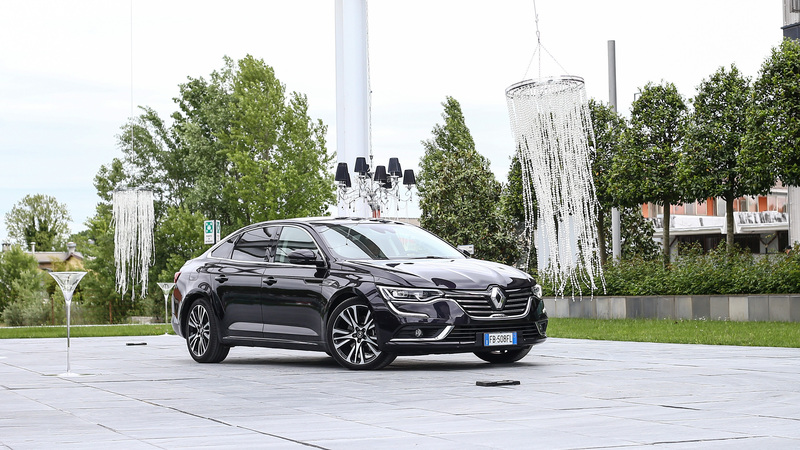 Renault Espace e Talisman: la precisione del 4Control