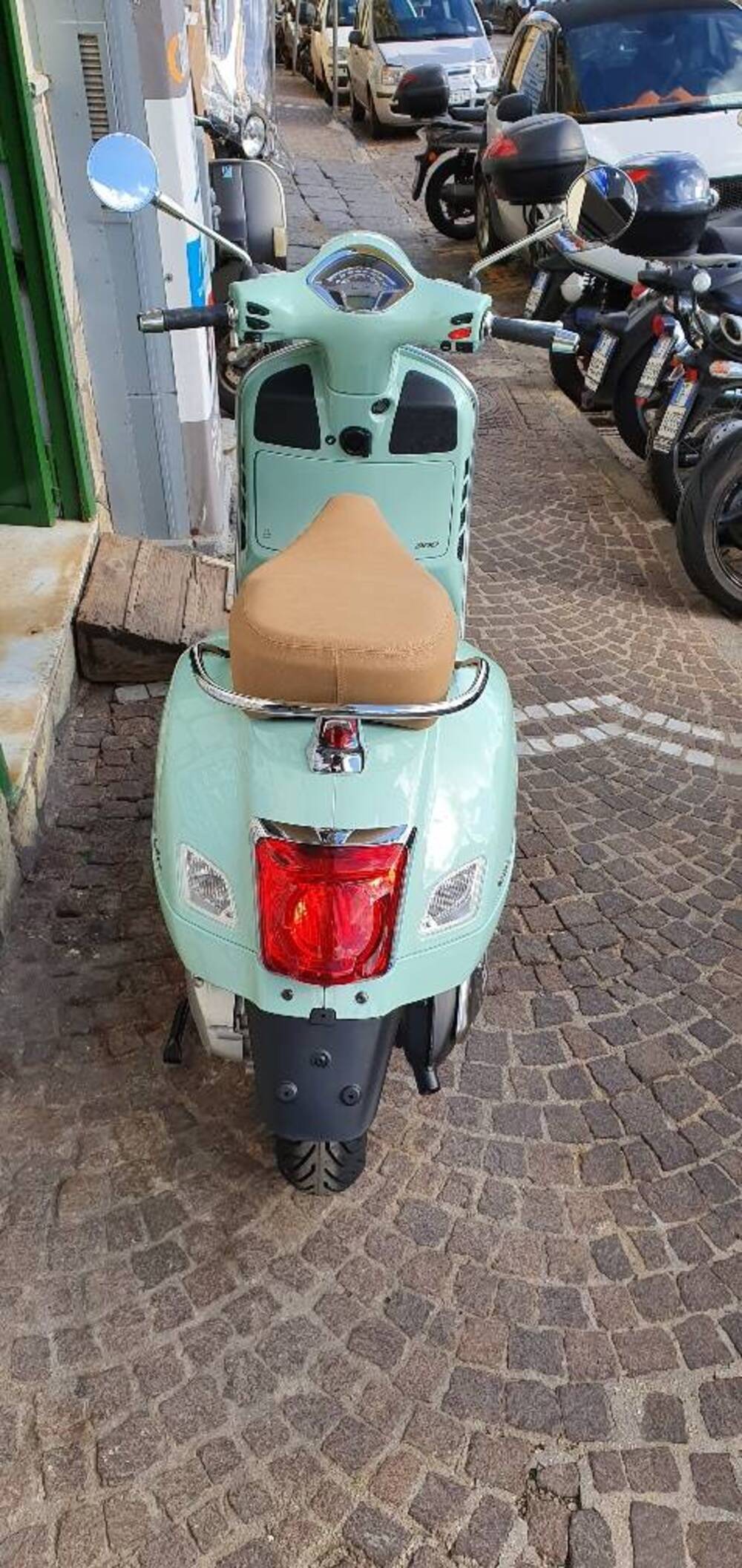 Vespa GTS 300 Hpe (2021 - 22) (2)