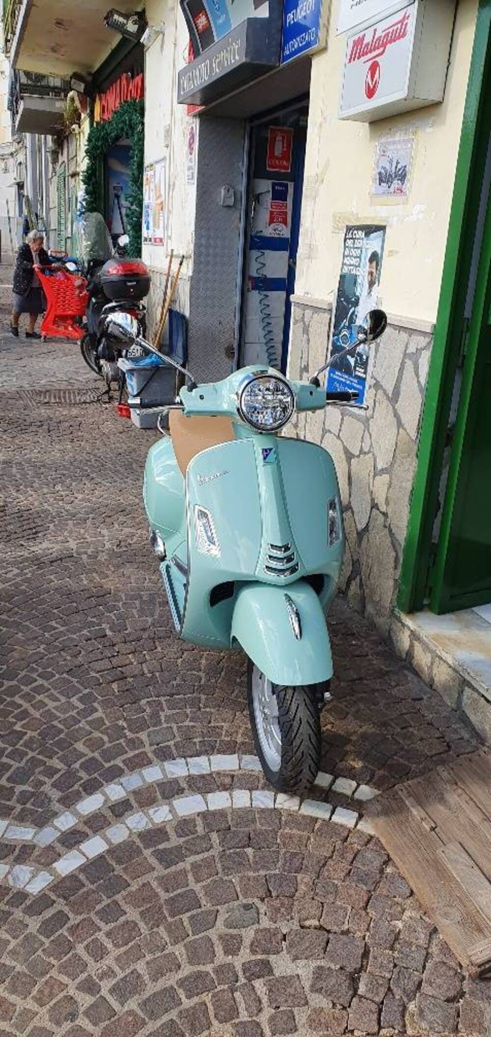 Vespa GTS 300 Hpe (2021 - 22) (4)