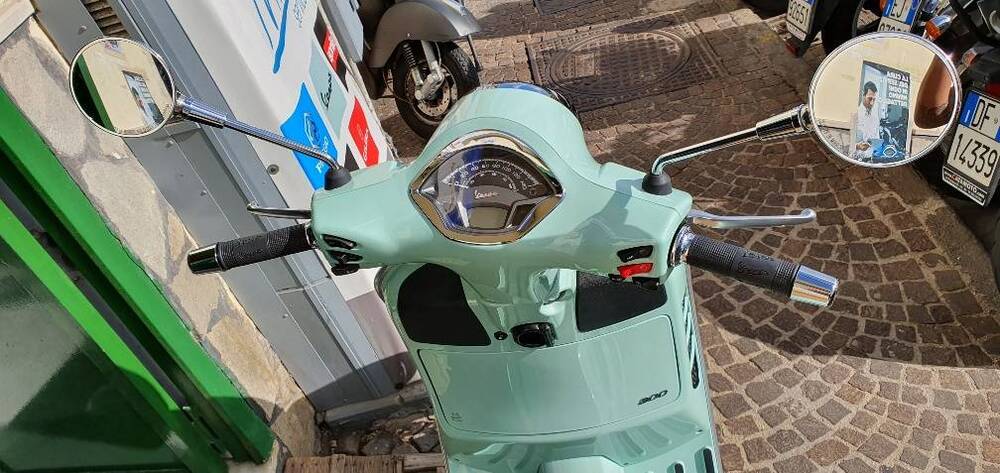 Vespa GTS 300 Hpe (2021 - 22) (5)