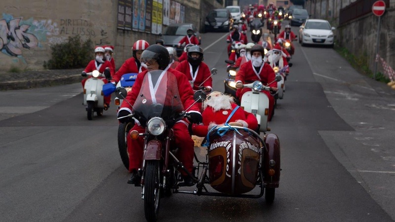 Tornano i Babbi Natale del MC Massa