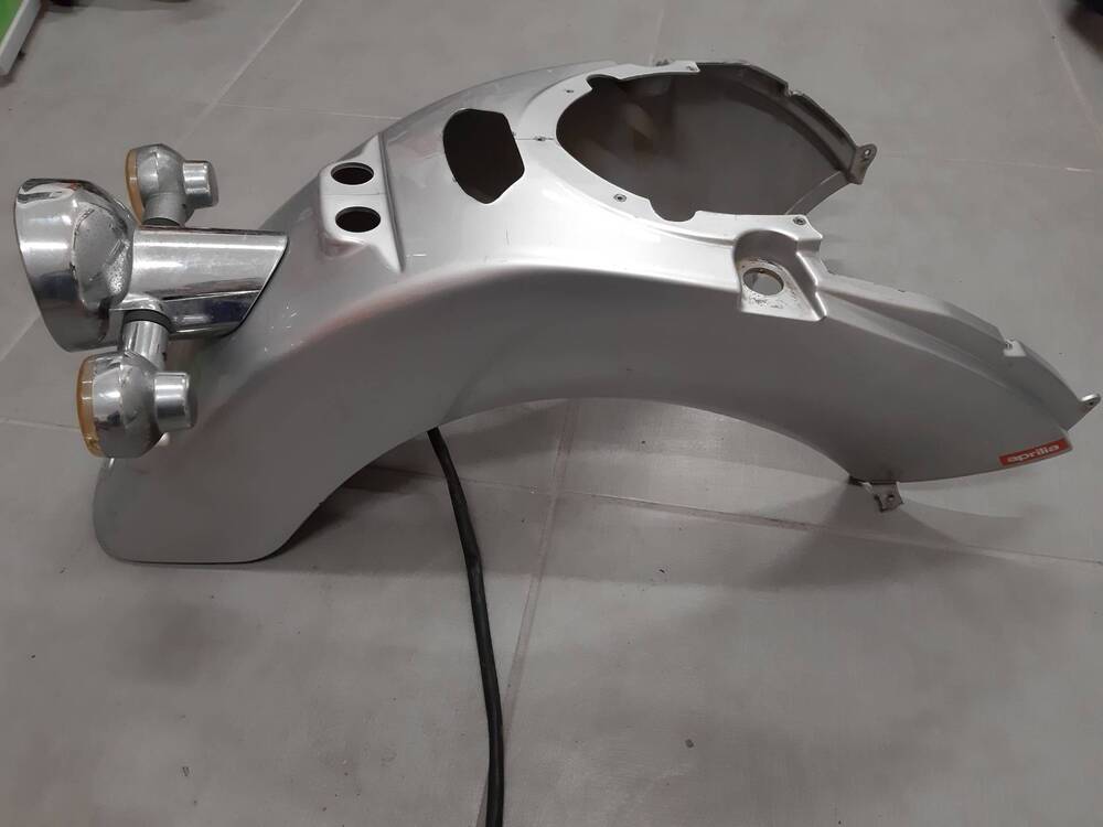 Parafango carena posteriore Aprilia Scarabeo (2)