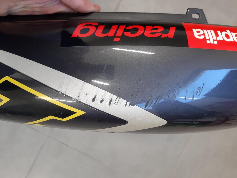 Carena posteriore Aprilia Sr 50 125 150 (5)