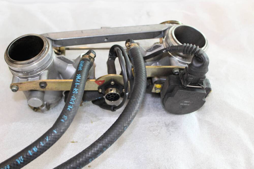 Corpo farfallato DUCATI 748 (3)