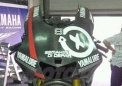 La Yamaha M1 2012 di Jorge Lorenzo