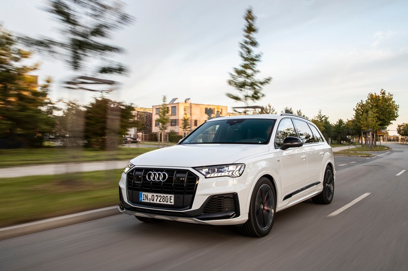 Audi Q7 TFSI e quattro: ibrido plug-in da 456 CV o 381 CV