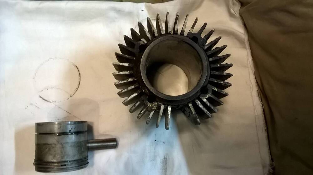Cilindro, pistone, fasce per Moto Guzzi Ercole (4)
