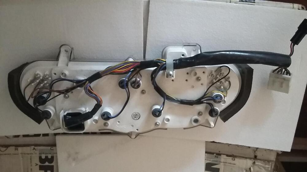 CRUSCOTTO STRUMENTI YAMAHA MAJESTY 250 (2)