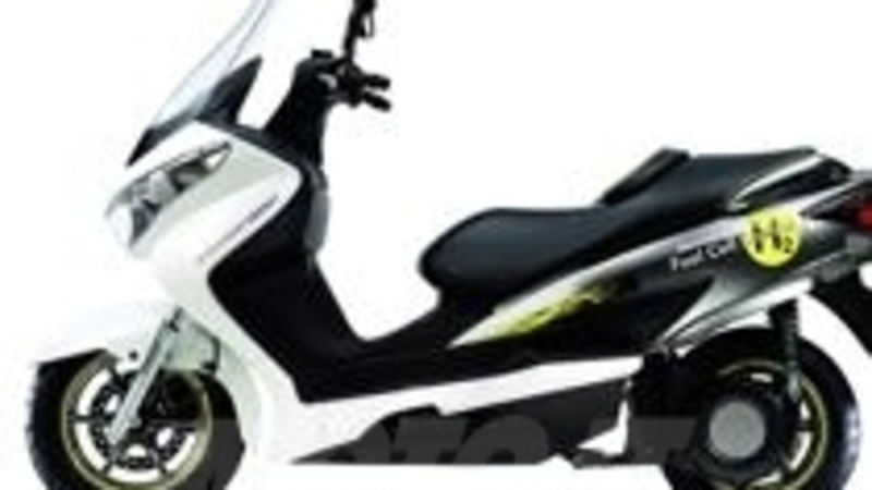 Suzuki stipula un accordo con Intelligent Energy, arriva il Burgman Fuel Cell