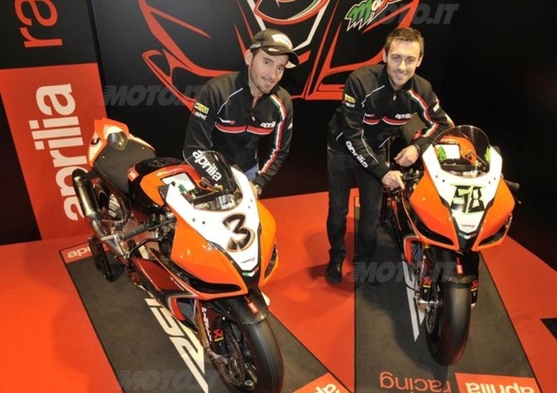 Le Aprilia RSV4 SBK fino al 16 febbraio a Milano allo Spazio Broletto