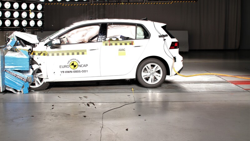 Test Euro NCAP, cinque stelle per la Volkswagen Golf 8 