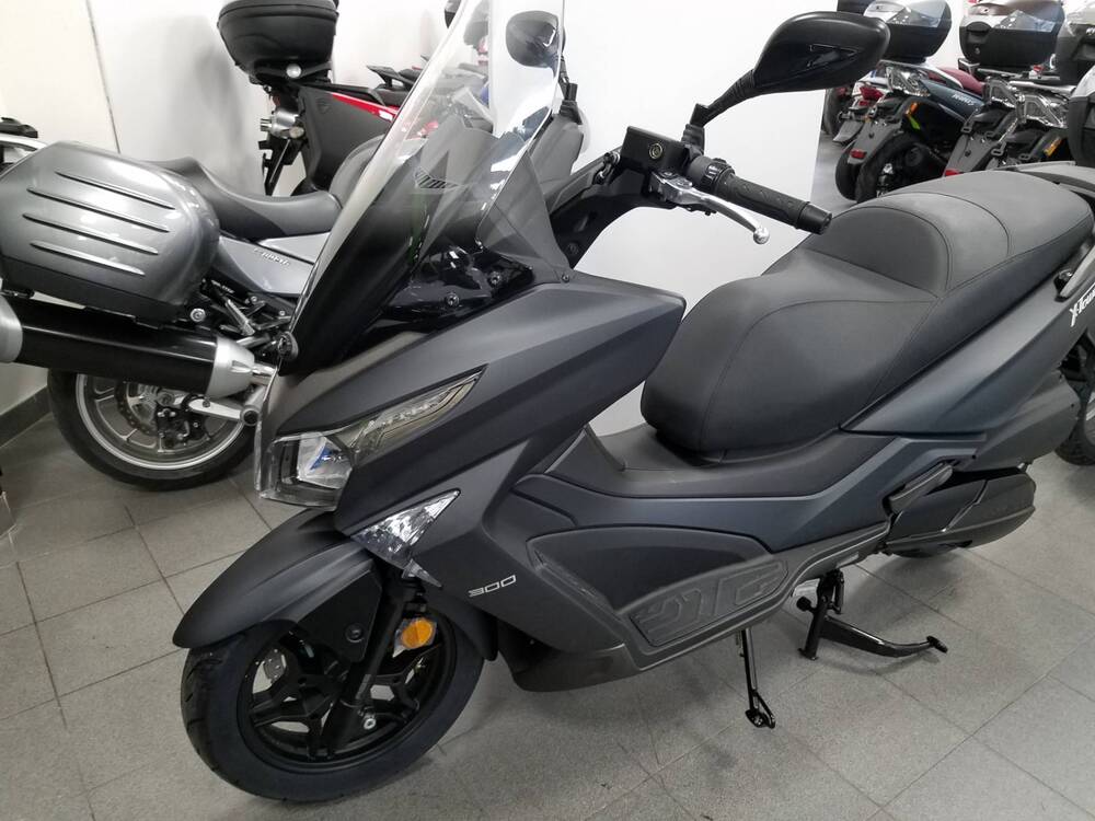 Kymco X-Town 300i (2025) (4)
