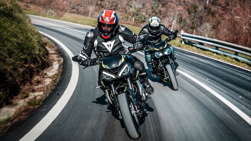 Triumph Speed Triple e Street Triple. Tre, numero perfetto