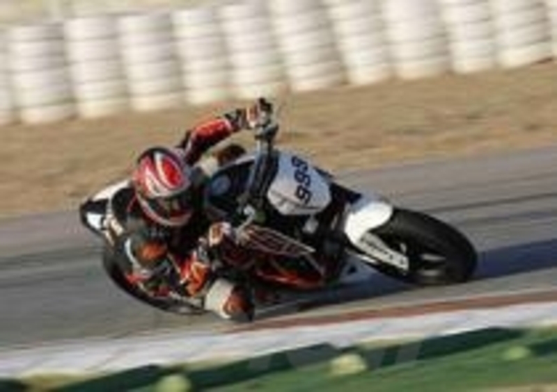 La KTM Duke 690 &egrave; pronta per scendere in pista nel suo Trofeo