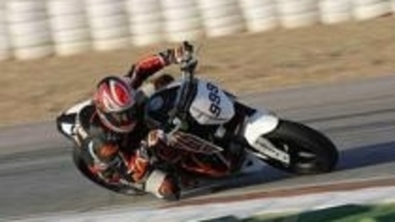 La KTM Duke 690 &egrave; pronta per scendere in pista nel suo Trofeo