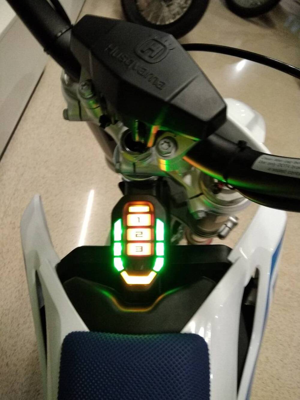 Husqvarna EE 5 (2020) (2)