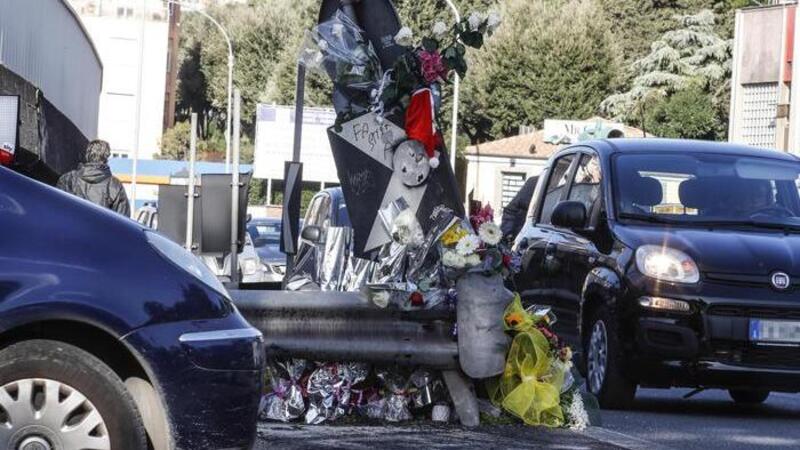 Corso Francia, tampona per guardare i fiori per Gaia e Camilla 